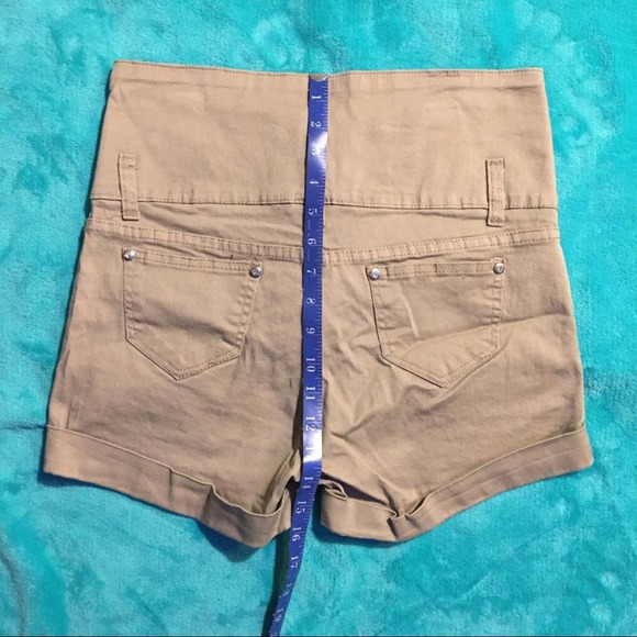 High-Rise Khaki 3 Button 5 Pocket Stretch Shorts - Picture 12 of 16